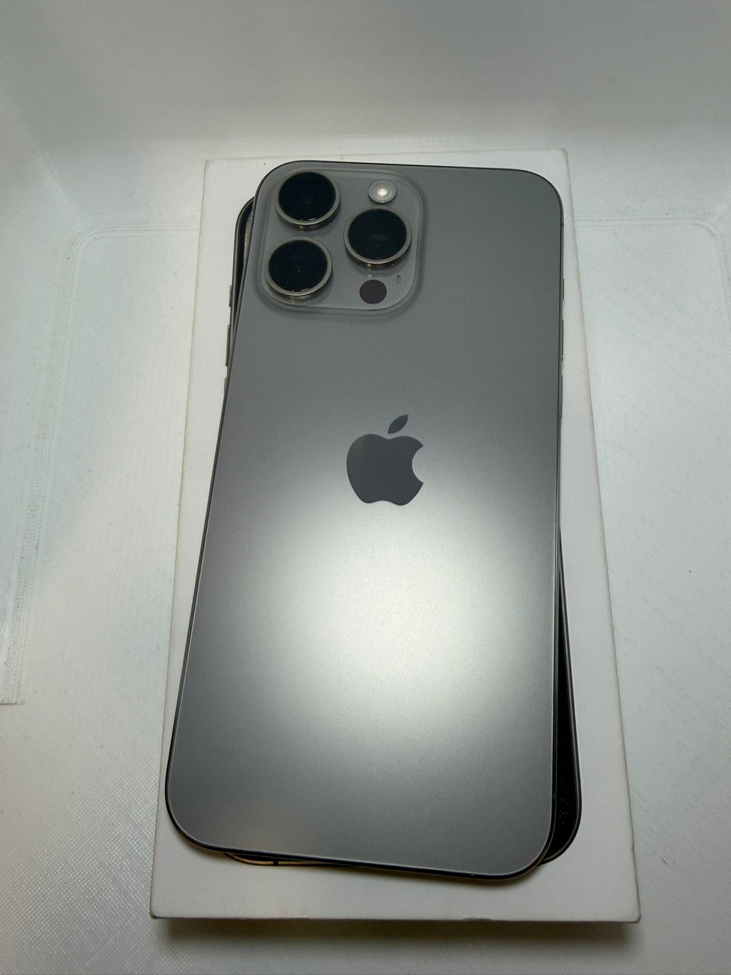 IPhone 15 Pro Max 256GB Natural Titanium Batteria 84%