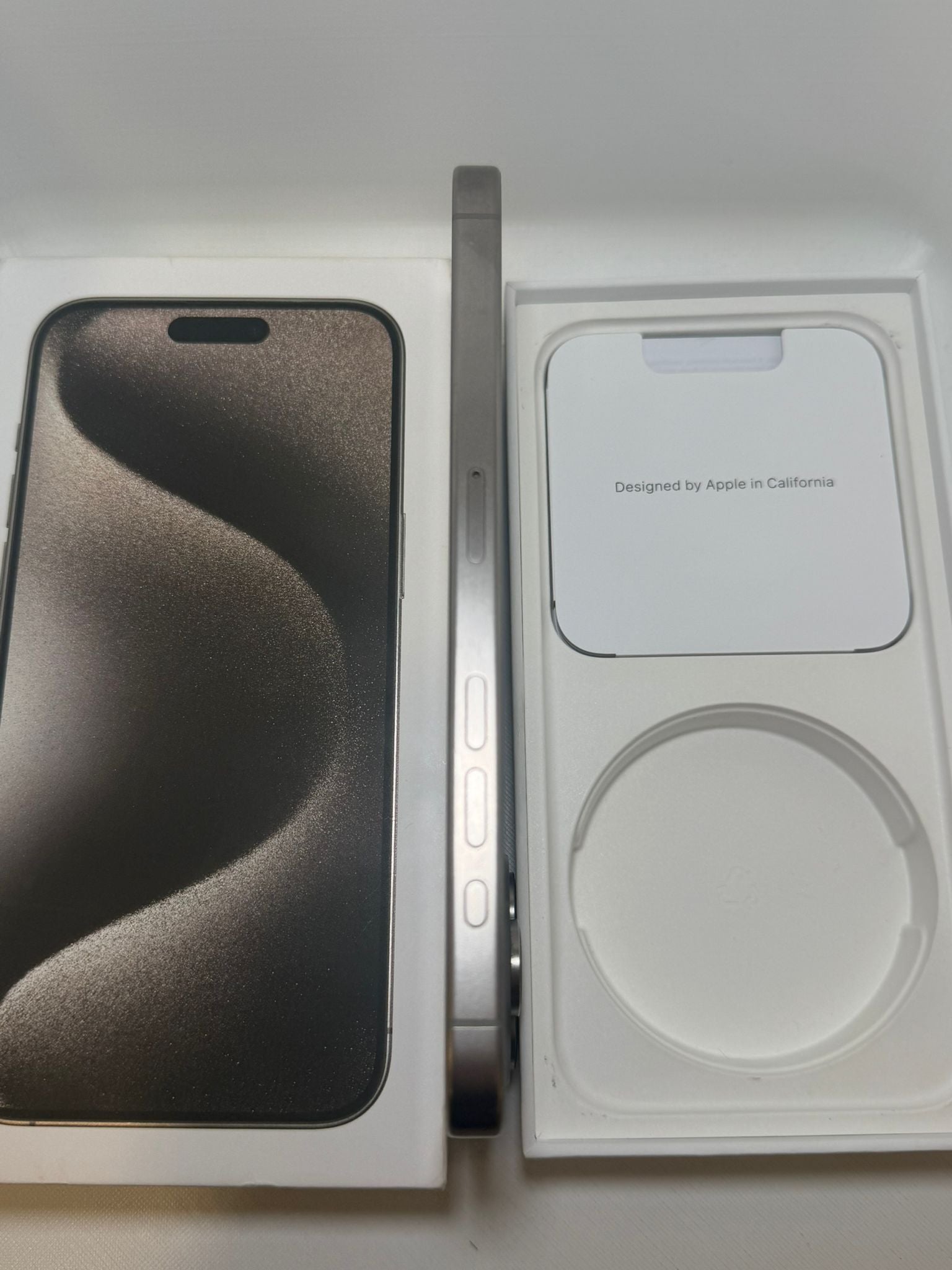 IPhone 15 Pro Max 256GB Natural Titanium Batteria 84%