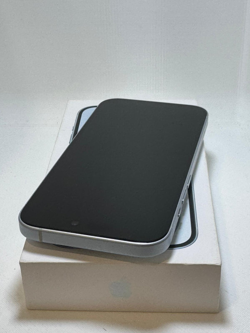 iPhone 15 128 GB blu Batteria 84%